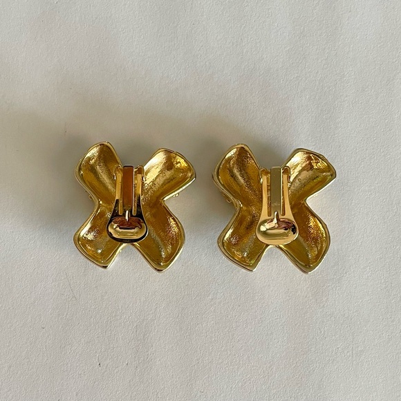 Vintage Clip Earrings Black Enamel and Goldtone with Clear Rhinestones - Picture 4 of 6